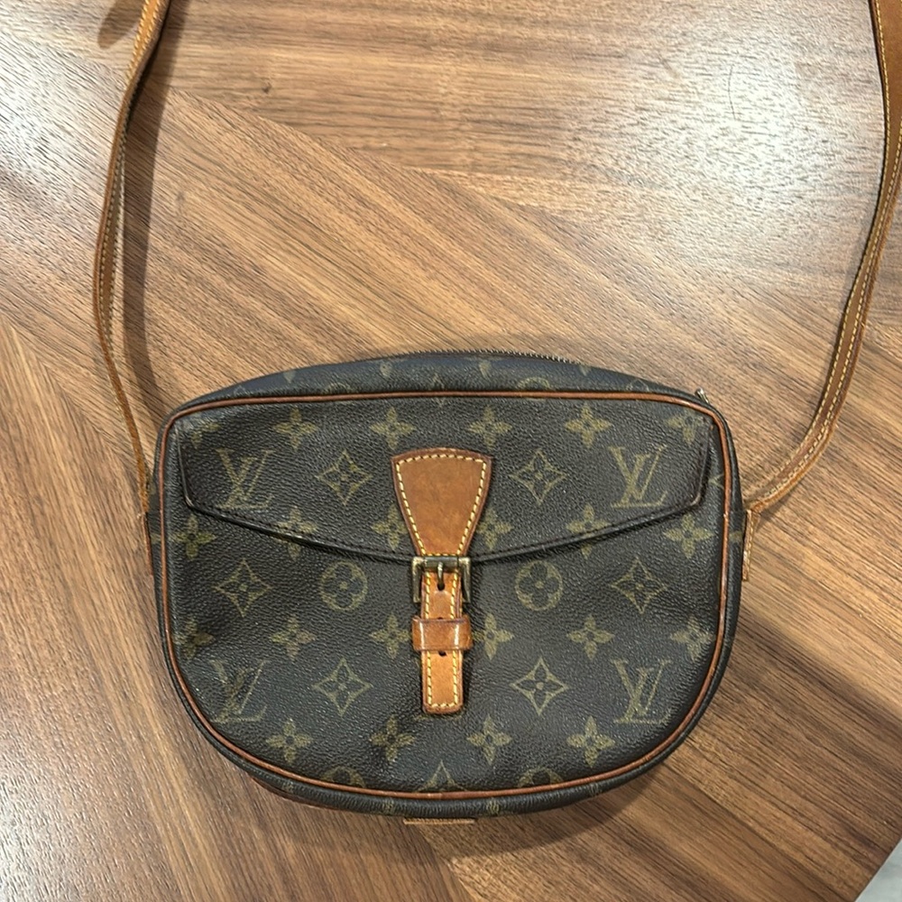 Authentic Vintage Louis Vuitton CROSSBODY